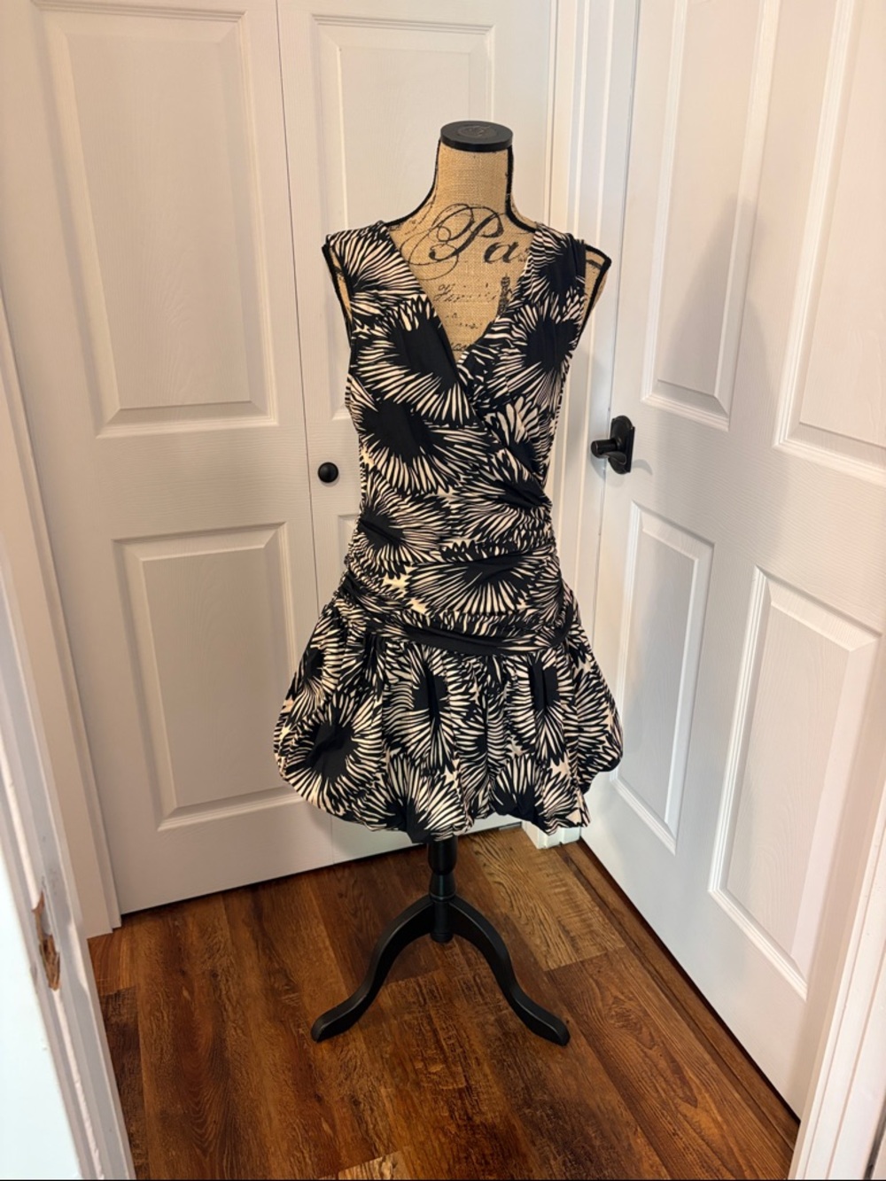 Anthropologie Black and White Palm-Print V-Neck bubble dress